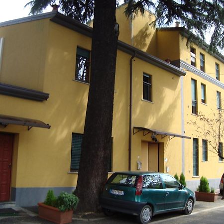 Residence Il Pino Saronno Exteriör bild